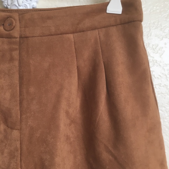 NWT Suede-like soft and stretchy shorts size L - Picture 3 of 4